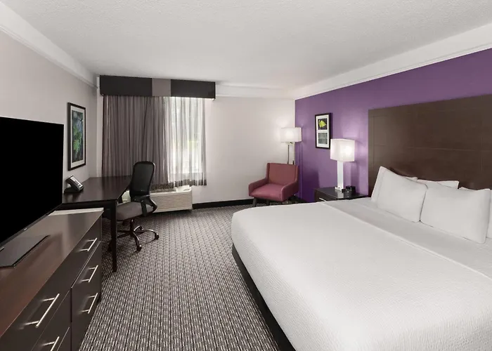 La Quinta By Wyndham Austin Hotel