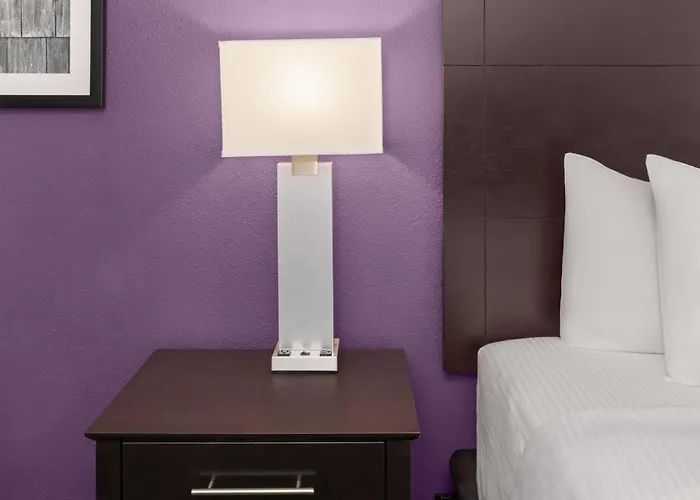 La Quinta By Wyndham Austin Hotel