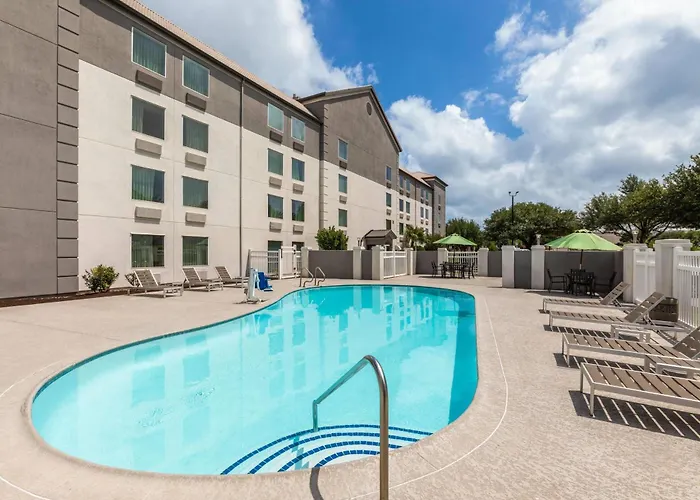 Hotel La Quinta By Wyndham Austin